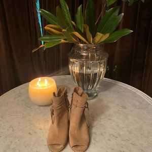 Splendid brand peep toe suede booties